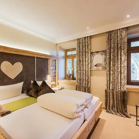 Boutiquehotel Blaue Burg פפרונטן