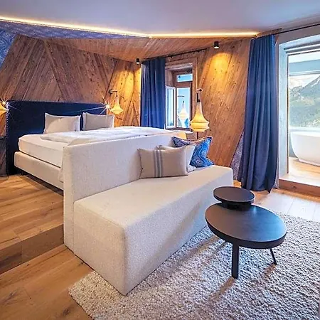 Boutiquehotel Blaue Burg 프론텐
