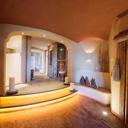Boutiquehotel Blaue Burg Otel *